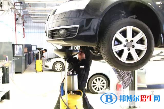 红河读中专学校要初中毕业证吗