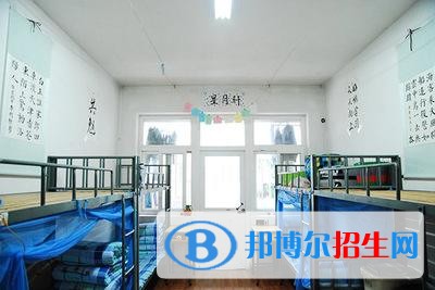 红河高中毕业读中专学校好吗