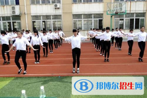 楚雄读中专学校有前途吗