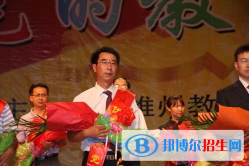 楚雄读中专学校要高中毕业证吗