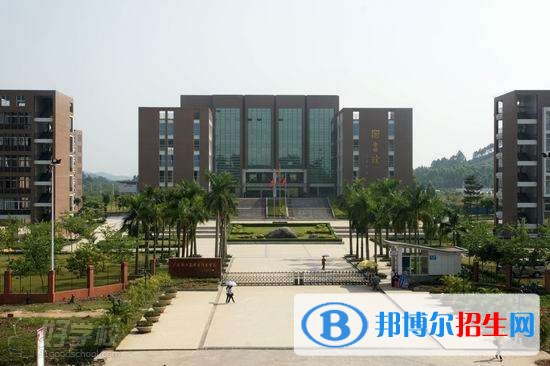 六盘水读中专学校有用吗