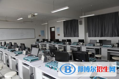 巴中春季招生的中专学校