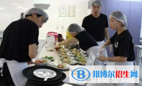 巴中中专学校是中专吗