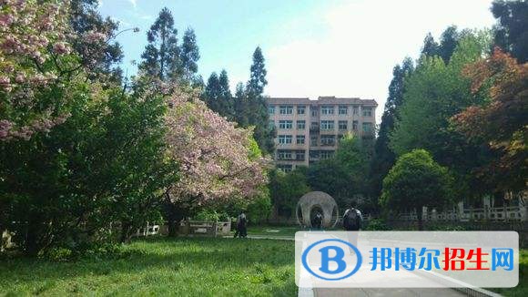 六盘水中专学校哪个比较好