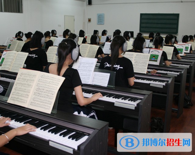 巴中初中上什么中专学校好