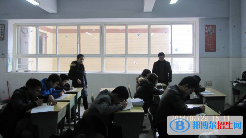 南充中专学校毕业是什么文凭