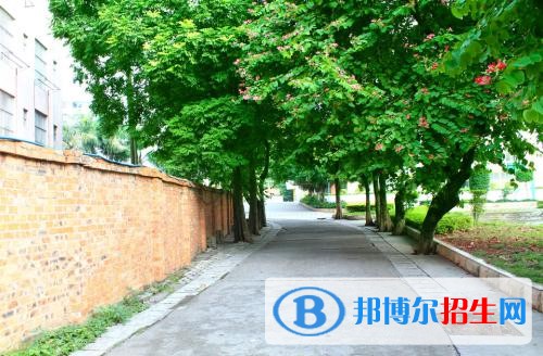 达州中专学校好还是高中好