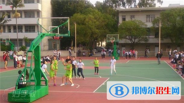 巴中没有高中毕业证可以读中专学校吗