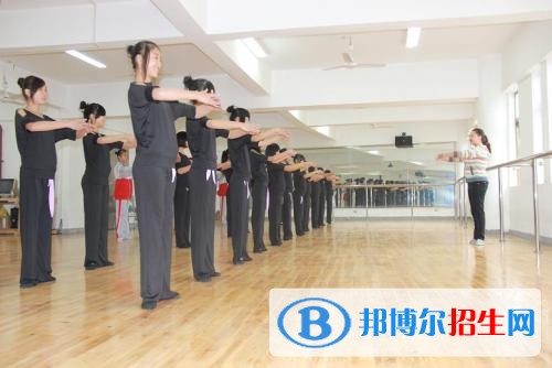 巴中适合女生的中专学校