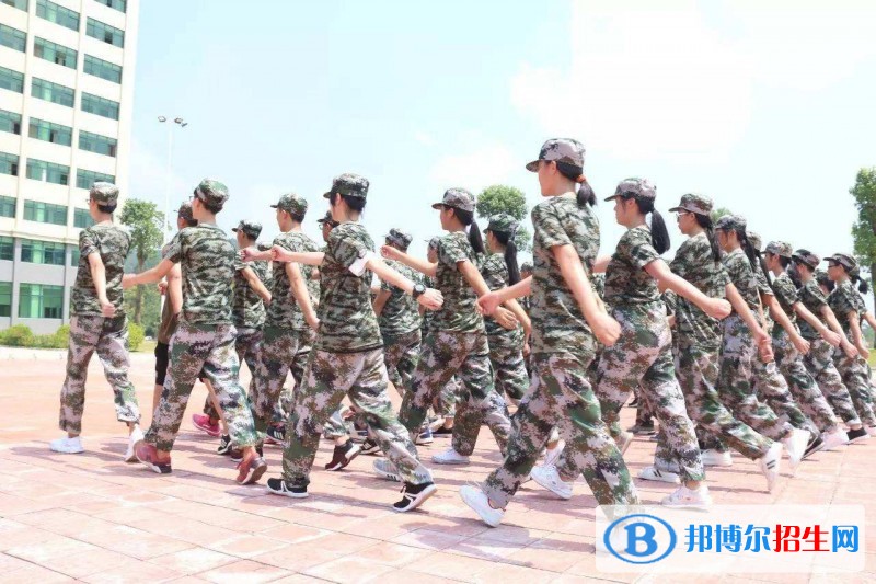 巴中读中专学校多少钱