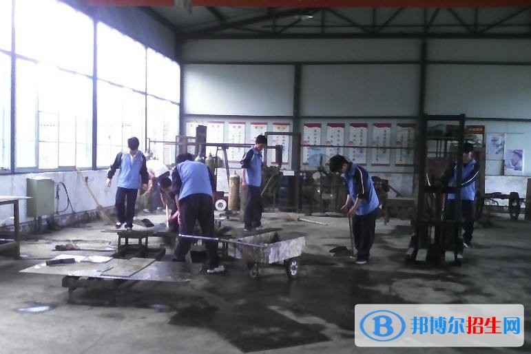 南充读中专学校学什么技术好