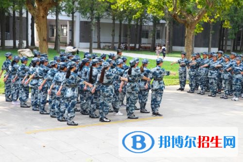 巴中中专学校和职高哪个好