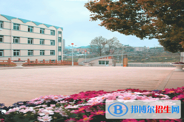 安顺女生上中专学校学什么好