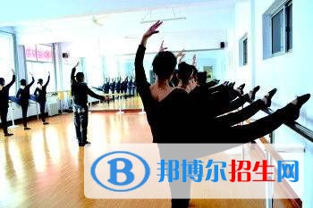内江女生上中专学校学什么好