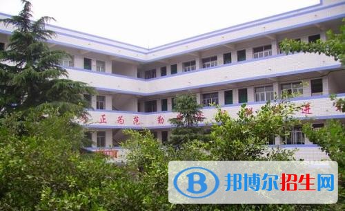 内江读什么中专学校好