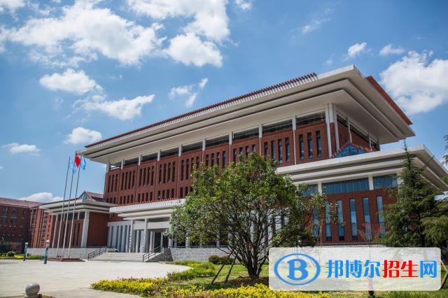 安顺职业技术学院五年制大专招生办联系电话