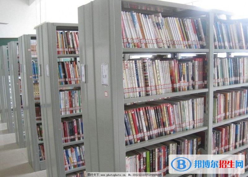 内江读中专学校要分数吗