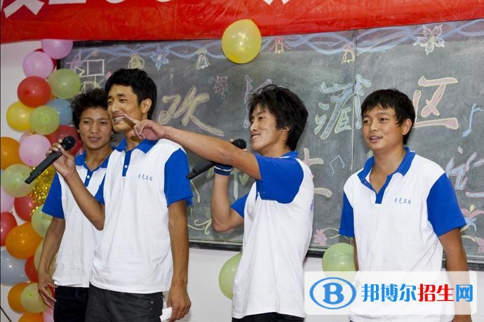 南充中专学校乱吗