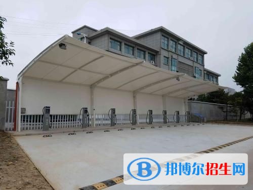 资阳读高中好还是读中专学校好