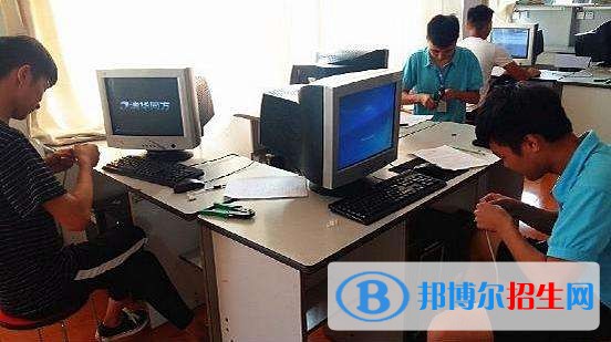 乐山女生读中专学校学什么好