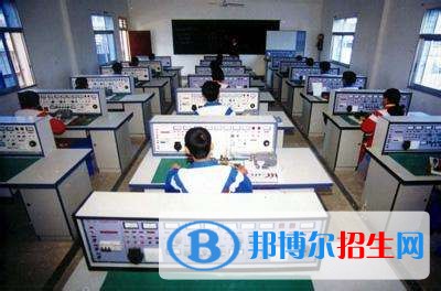 乐山女生读中专学校学什么专业好