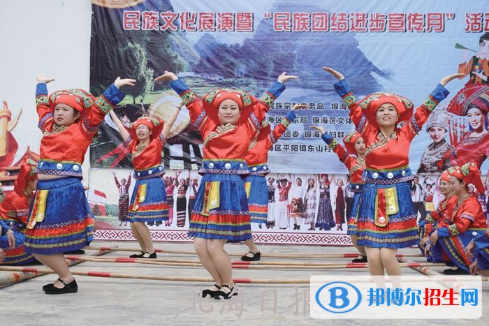 乐山读什么中专学校