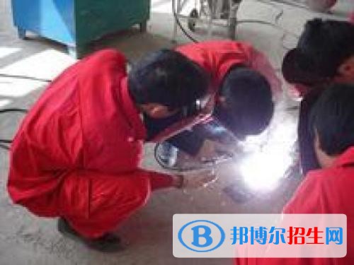 乐山读中专学校学什么有前途