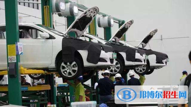 眉山读中专学校好吗