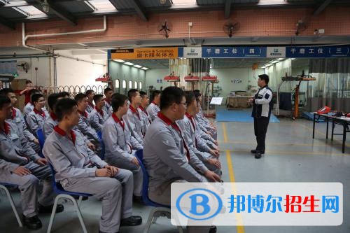 乐山中专学校读什么专业有前途