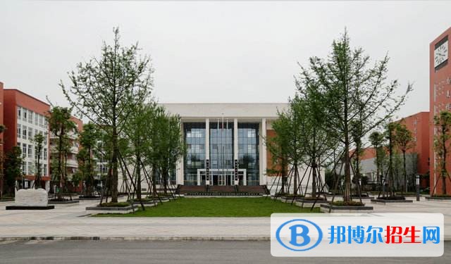 雅安初中女生上什么中专学校好