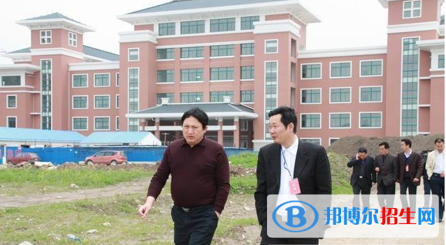 雅安读中专学校好还是读高中好
