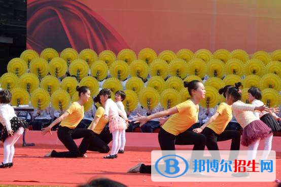 雅安女生上中专学校学什么好
