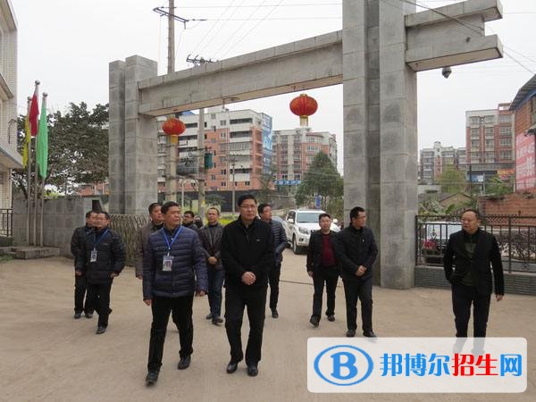 自贡没读完初中可以读中专学校吗