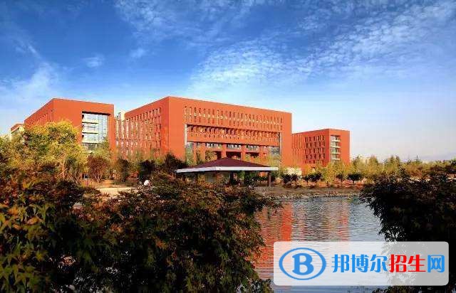 西安读中专学校好还是高中好