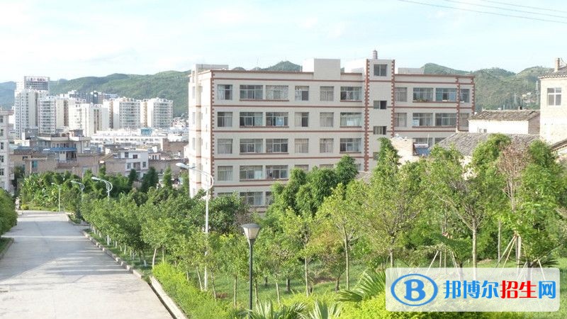 文山读中专学校一年要多少钱