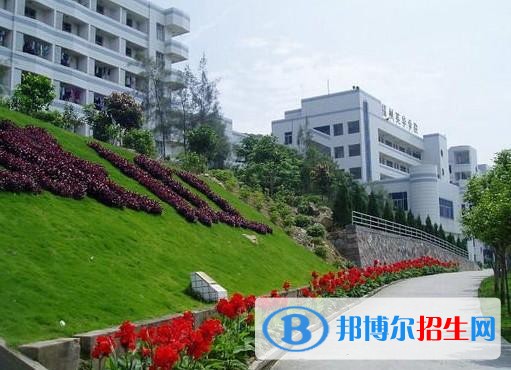 昭通女生读高中好还是中专学校