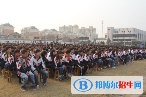 初中毕业上中专学校学什么专业好
