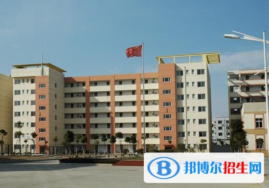 河北高中女生毕业后读什么中专学校好