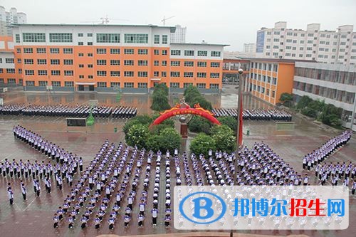 兰州女生读高中好还是中专学校