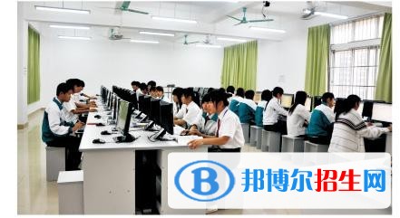河北中专学校和职高哪个好