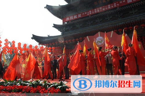 原初中毕业读什么中专学校好