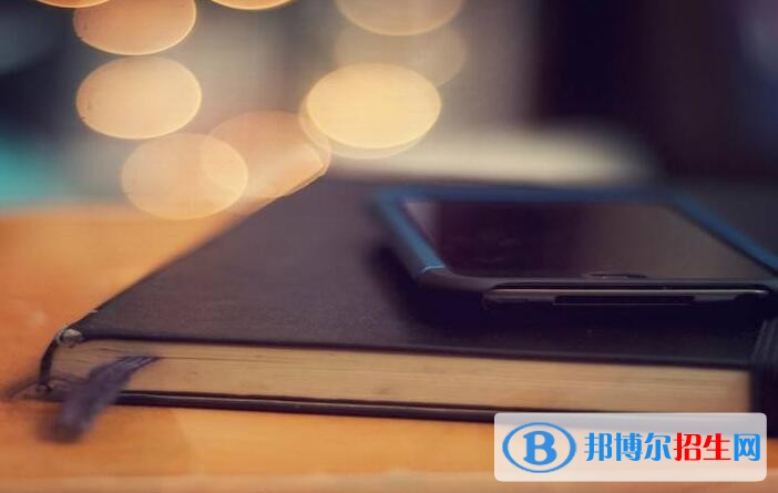 太原中专学校和职高哪个好