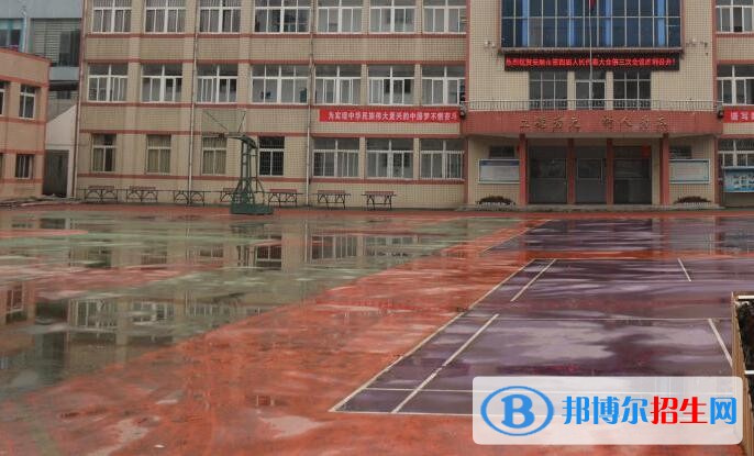 安顺经济技术开发区高级中学2019年招生办联系电话