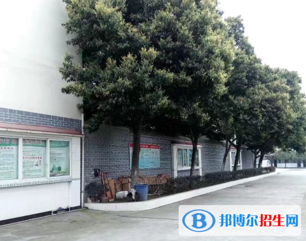 成都庄园机电职业技术学校