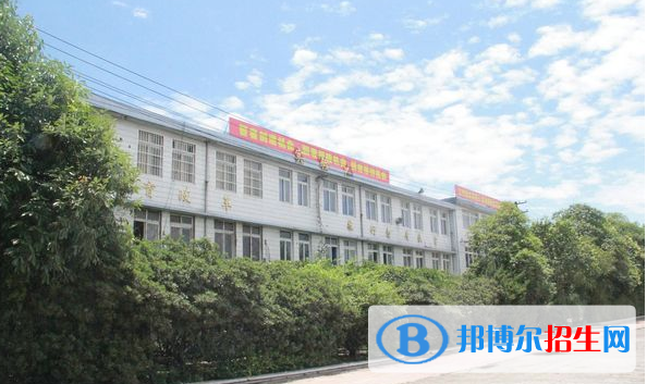 成都育华职业学校1