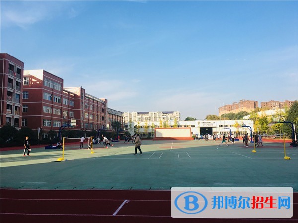 成都机械高级技工学校5