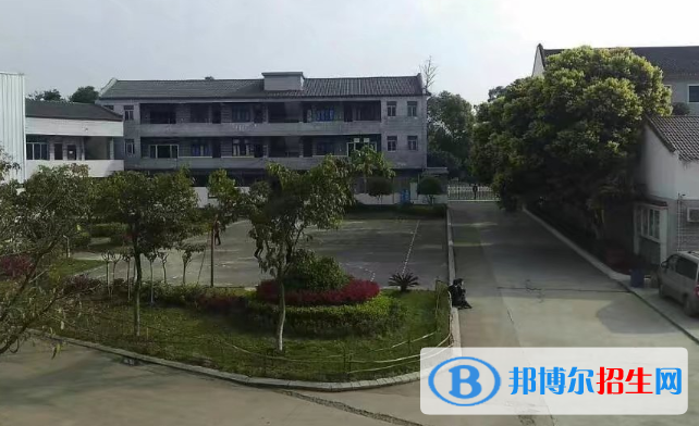成都庄园机电职业技术学校2
