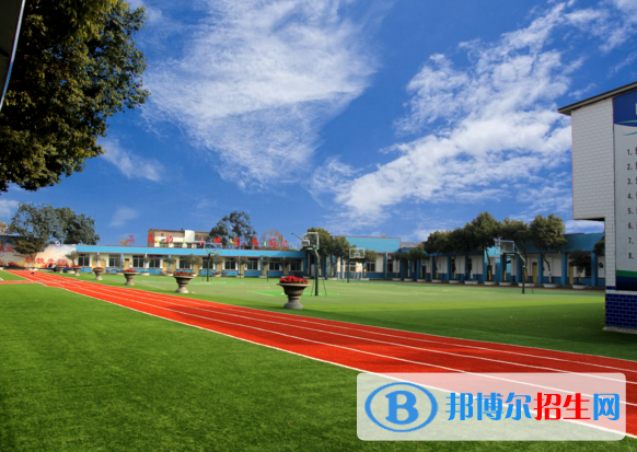 成都棠湖科学技术学校4