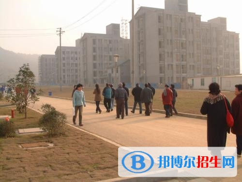 无锡南洋职业技术学院五年制大专2019年招生办联系电话