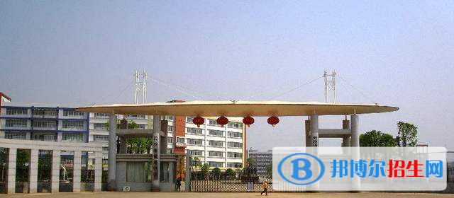 长沙上完中专可以上大专吗